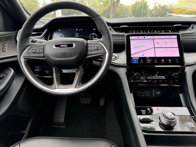 new 2025 Jeep Grand Cherokee car, priced at $47,185