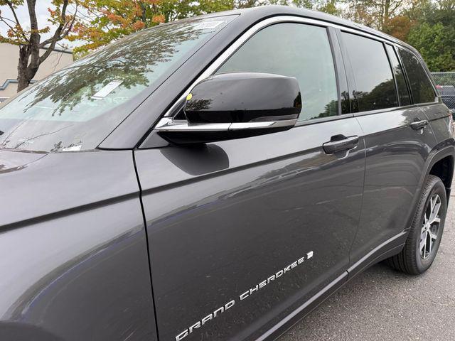 new 2025 Jeep Grand Cherokee car, priced at $47,185