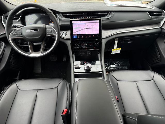 new 2025 Jeep Grand Cherokee car, priced at $47,185