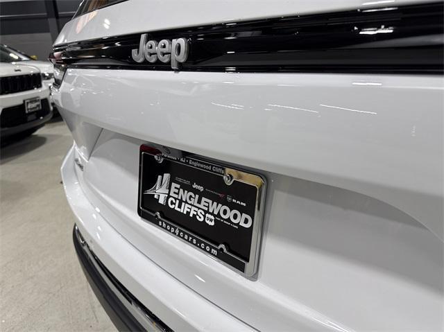 new 2025 Jeep Grand Cherokee car, priced at $36,580