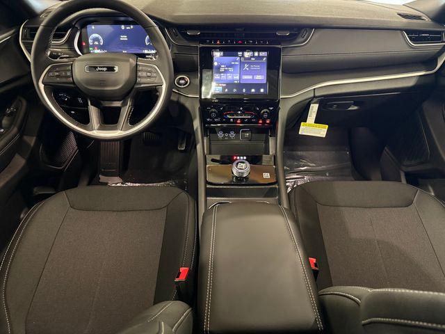 new 2025 Jeep Grand Cherokee car, priced at $43,575