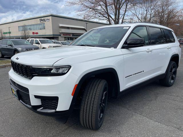 new 2025 Jeep Grand Cherokee L car, priced at $45,872