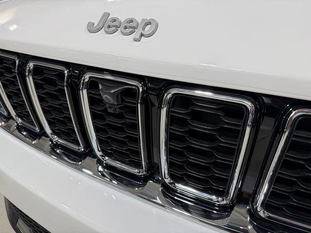 new 2025 Jeep Grand Cherokee car, priced at $50,015
