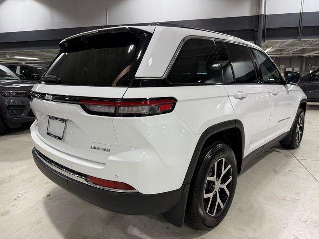 new 2025 Jeep Grand Cherokee car, priced at $50,015