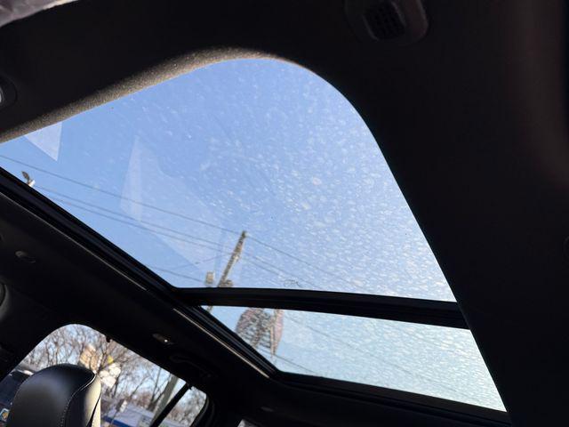 new 2025 Jeep Grand Cherokee car, priced at $50,015