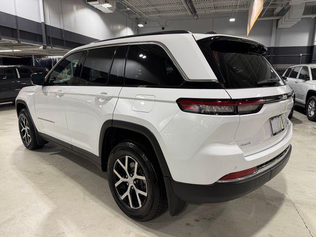 new 2025 Jeep Grand Cherokee car, priced at $50,015