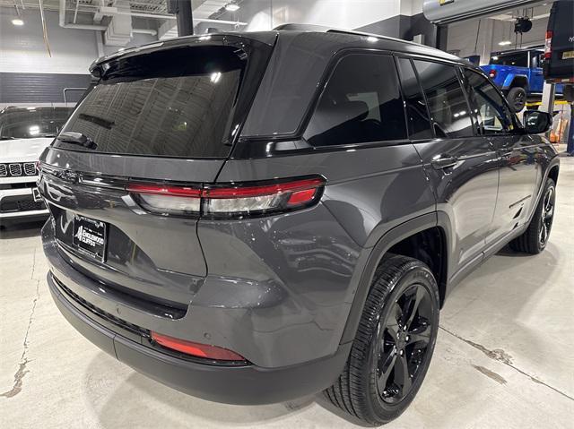 new 2025 Jeep Grand Cherokee car, priced at $44,675