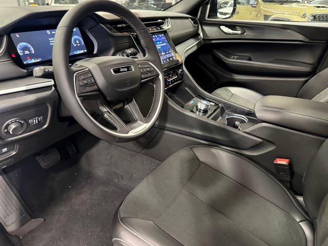 new 2025 Jeep Grand Cherokee car, priced at $48,775