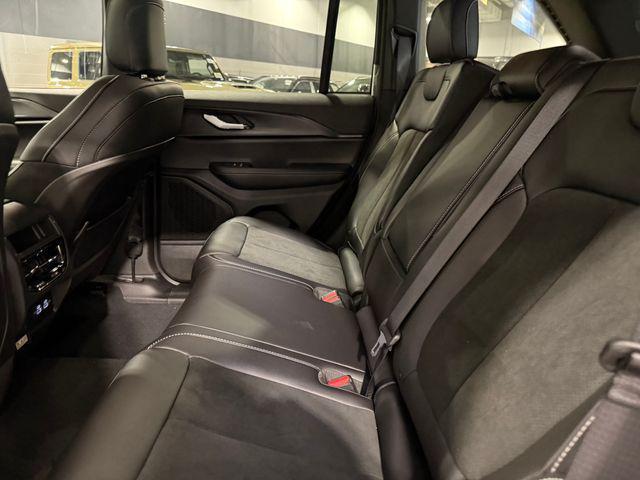 new 2025 Jeep Grand Cherokee car, priced at $48,775