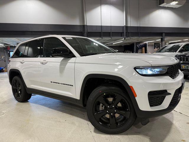 new 2025 Jeep Grand Cherokee car, priced at $48,775