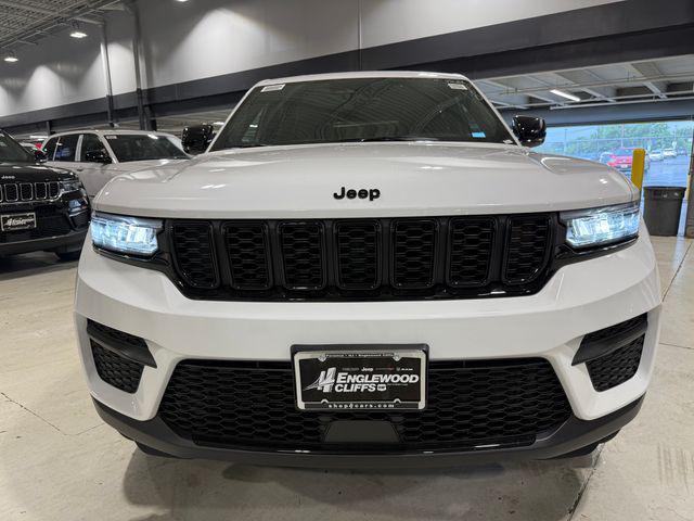 new 2025 Jeep Grand Cherokee car, priced at $48,775