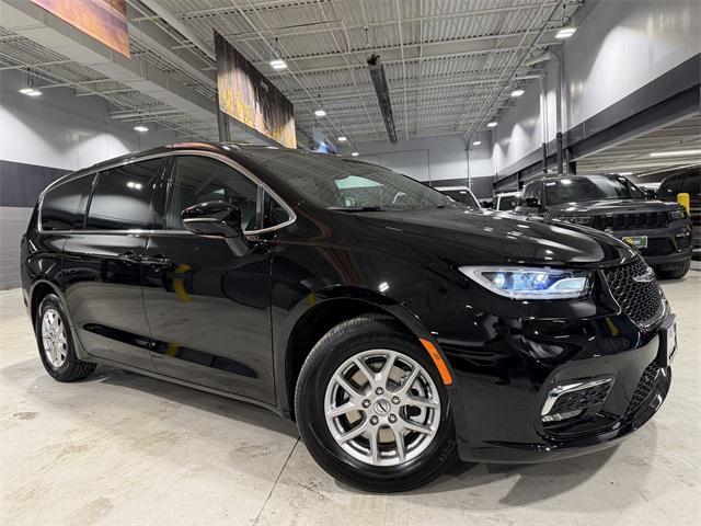 new 2025 Chrysler Pacifica car, priced at $45,425