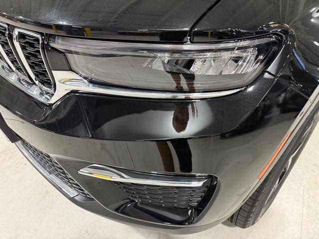 new 2025 Jeep Grand Cherokee car, priced at $44,670