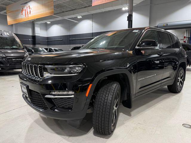 new 2025 Jeep Grand Cherokee car, priced at $44,670
