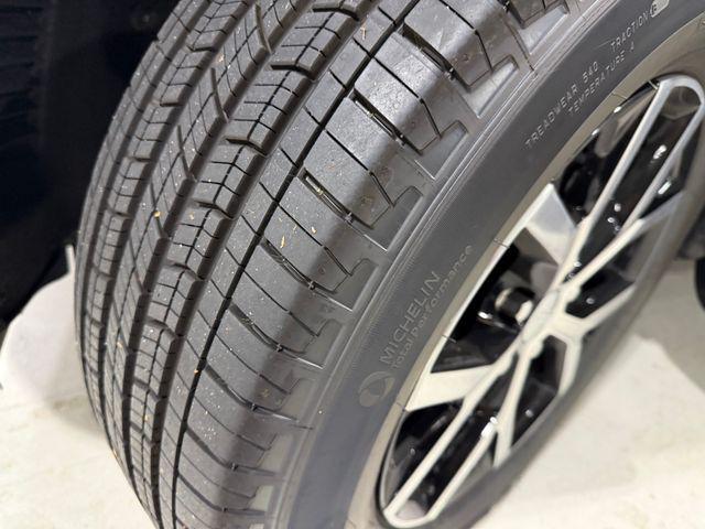 new 2025 Jeep Grand Cherokee car, priced at $44,670