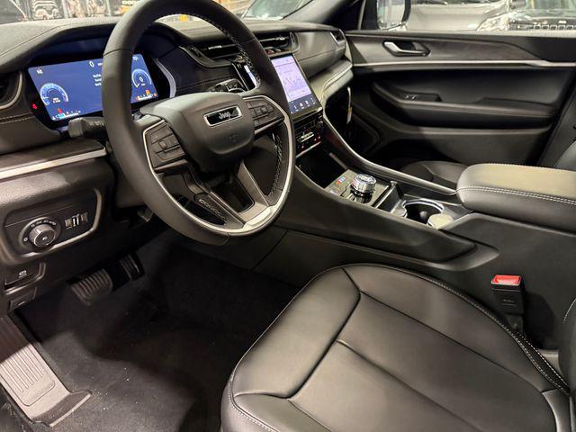 new 2025 Jeep Grand Cherokee car, priced at $44,670