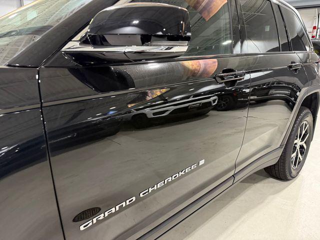 new 2025 Jeep Grand Cherokee car, priced at $44,670