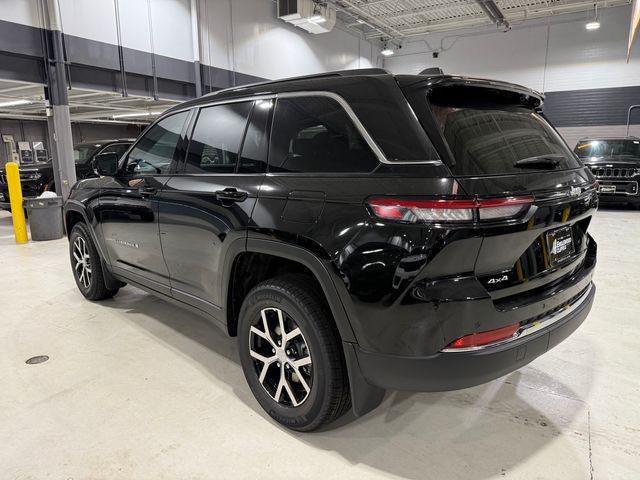 new 2025 Jeep Grand Cherokee car, priced at $44,670