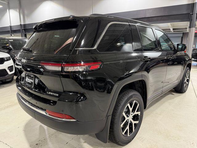 new 2025 Jeep Grand Cherokee car, priced at $44,670