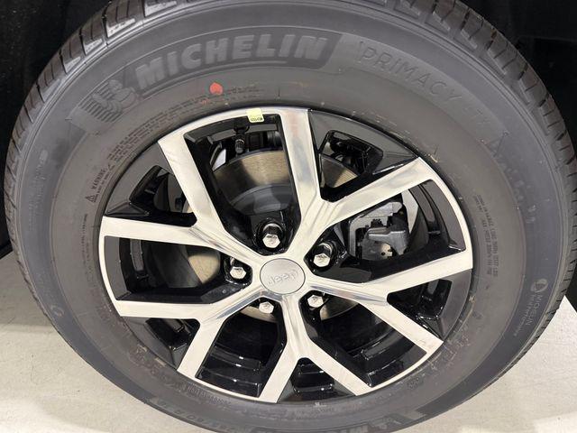 new 2025 Jeep Grand Cherokee car, priced at $44,670