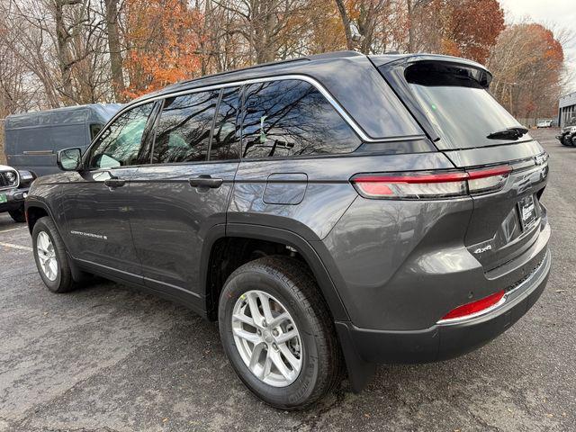 new 2025 Jeep Grand Cherokee car, priced at $40,050
