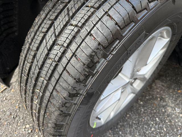 new 2025 Jeep Grand Cherokee car, priced at $40,050