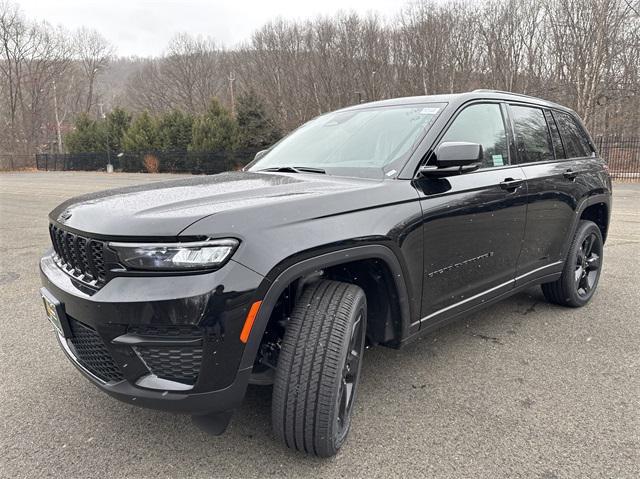 new 2025 Jeep Grand Cherokee car, priced at $43,175