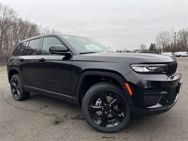 new 2025 Jeep Grand Cherokee car, priced at $43,175