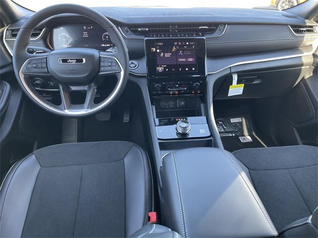 new 2025 Jeep Grand Cherokee car, priced at $43,175