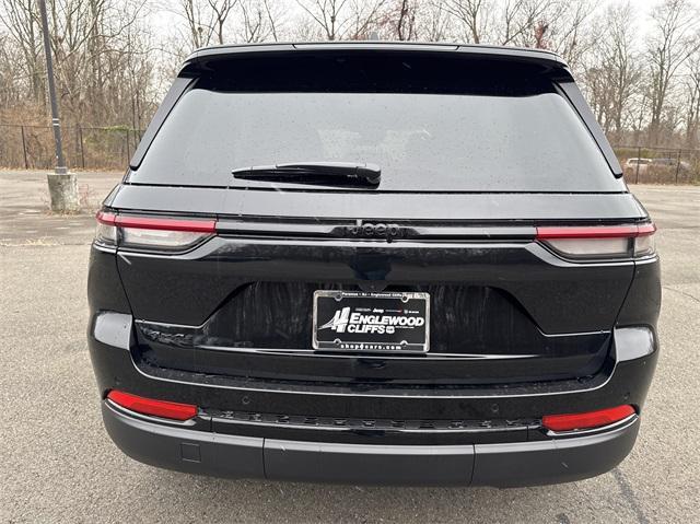 new 2025 Jeep Grand Cherokee car, priced at $43,175