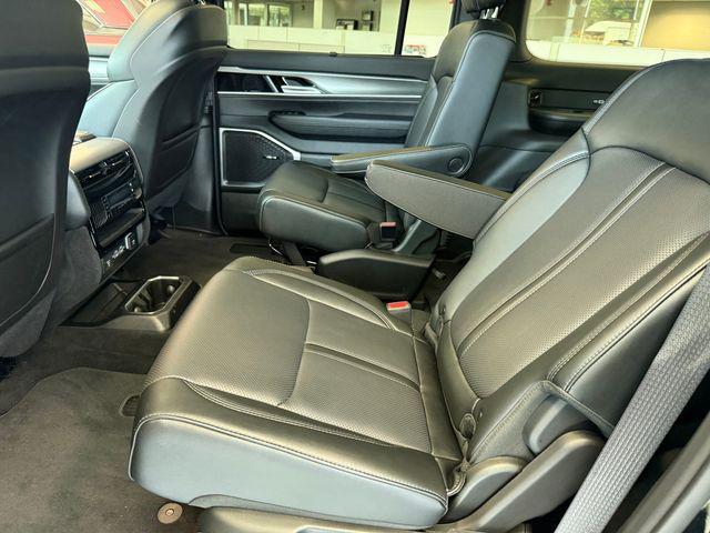 new 2025 Jeep Wagoneer car
