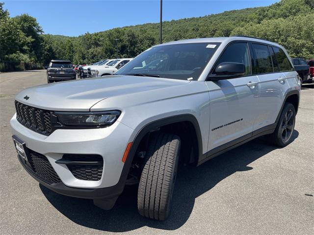 new 2024 Jeep Grand Cherokee car, priced at $43,209