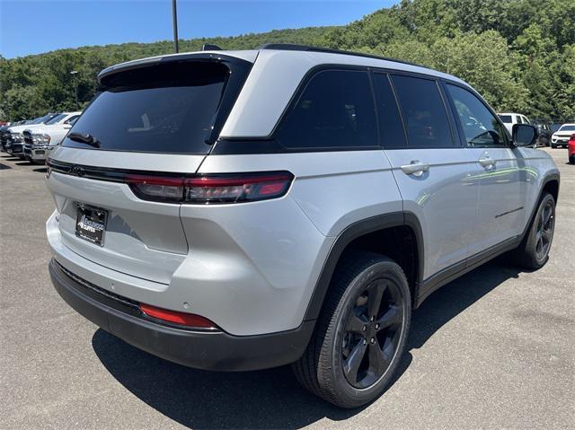 new 2024 Jeep Grand Cherokee car, priced at $43,209