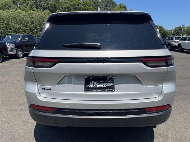 new 2024 Jeep Grand Cherokee car, priced at $43,209