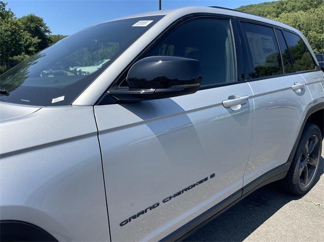 new 2024 Jeep Grand Cherokee car, priced at $43,209