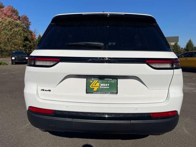 new 2025 Jeep Grand Cherokee car, priced at $43,385