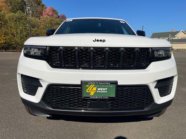 new 2025 Jeep Grand Cherokee car, priced at $43,385
