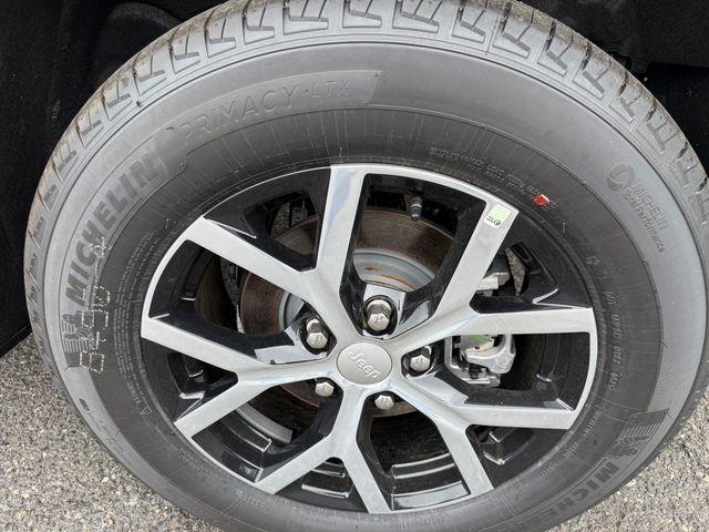 new 2025 Jeep Grand Cherokee car, priced at $46,165