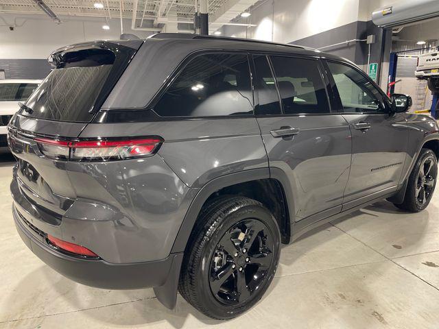new 2025 Jeep Grand Cherokee car, priced at $45,050