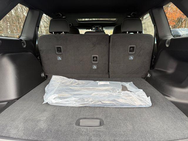 new 2025 Jeep Grand Cherokee car, priced at $40,050