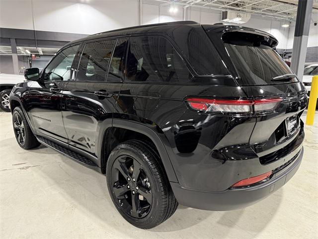 new 2025 Jeep Grand Cherokee car, priced at $52,330