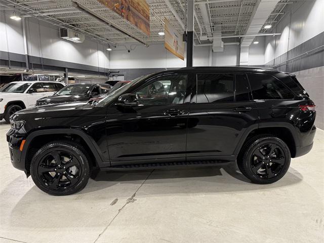 new 2025 Jeep Grand Cherokee car, priced at $52,330