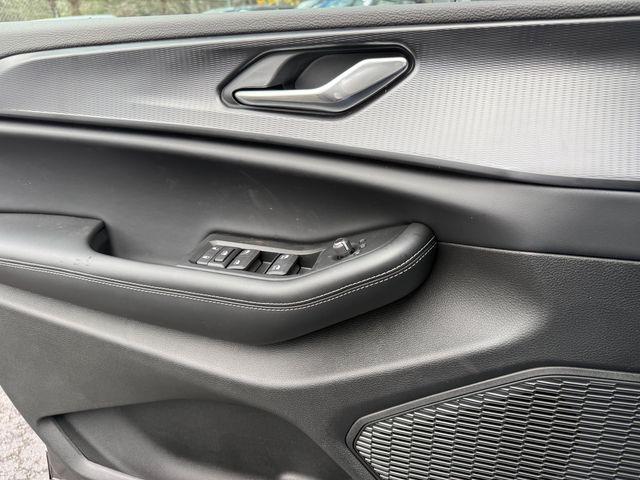 new 2025 Jeep Grand Cherokee car, priced at $40,050