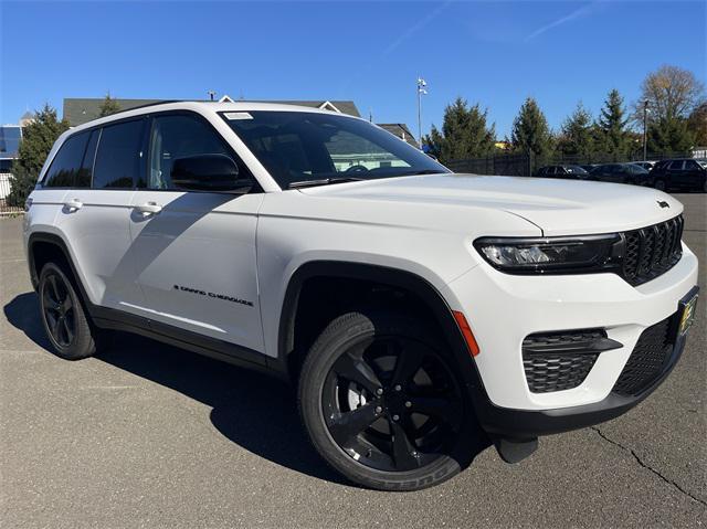 new 2025 Jeep Grand Cherokee car, priced at $42,580