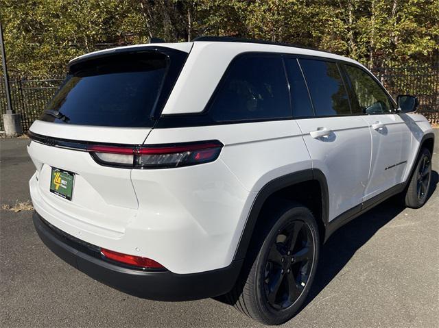 new 2025 Jeep Grand Cherokee car, priced at $42,580