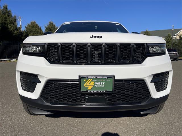 new 2025 Jeep Grand Cherokee car, priced at $42,580