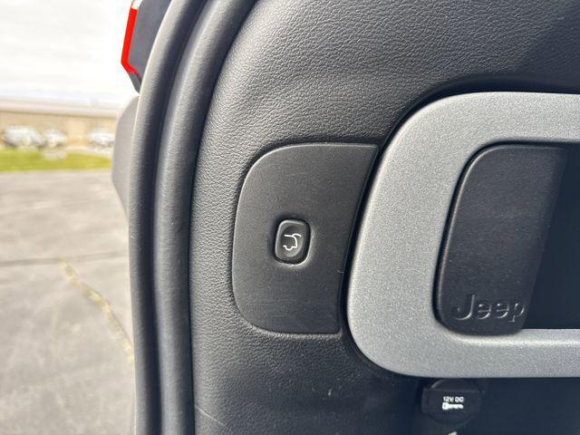 used 2018 Jeep Cherokee car, priced at $9,499