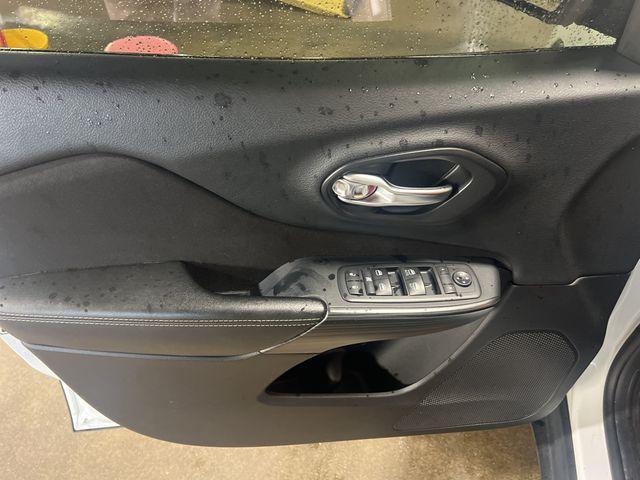 used 2016 Jeep Cherokee car, priced at $8,663