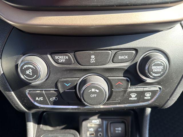 used 2016 Jeep Cherokee car, priced at $10,182