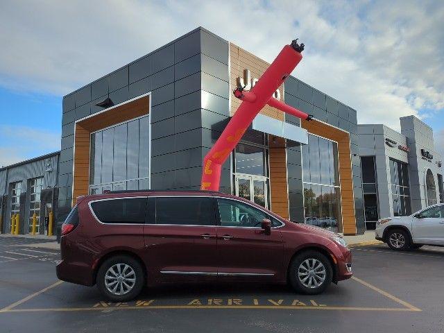 used 2017 Chrysler Pacifica car, priced at $13,501